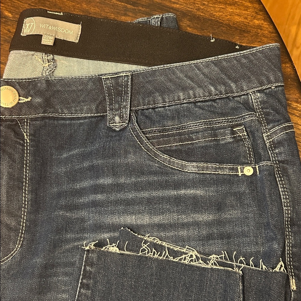 NWOT Wit & Wisdom Indigo Frayed Hem Jeans New without Tags size 22W